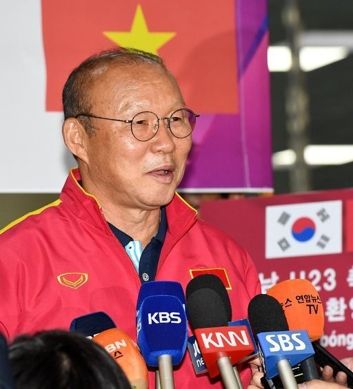 Thầy Park họp báo ‘nóng’ ở Hàn Quốc: Lời hứa mới và kế hoạch táo bạo